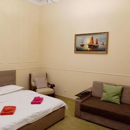 Regrand Apartment On Svobody 22 Lviv Ngoại thất bức ảnh