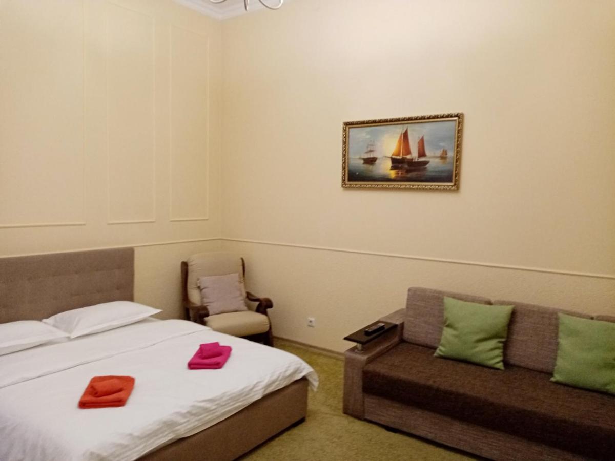 Regrand Apartment On Svobody 22 Lviv Ngoại thất bức ảnh