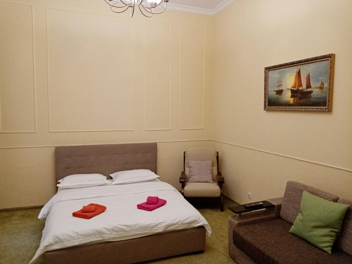Regrand Apartment On Svobody 22 Lviv Ngoại thất bức ảnh